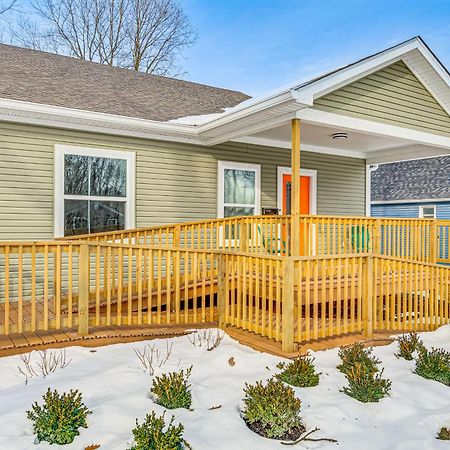 Villa Chic Sobro Charmer With Covered Porch! Indianapolis Exterior foto