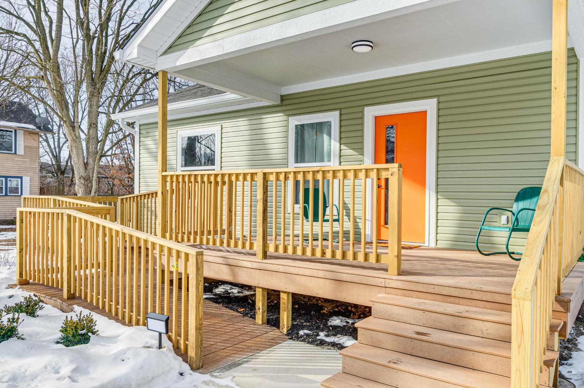 Villa Chic Sobro Charmer With Covered Porch! Indianapolis Exterior foto